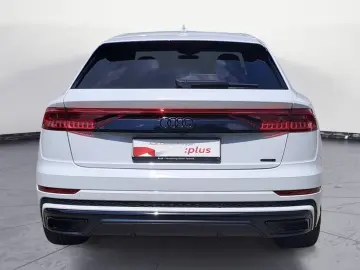 Q8 55 TFSIe quattro tiptronic