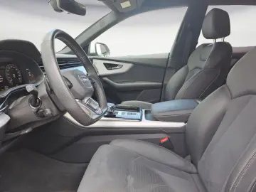 Q8 55 TFSIe quattro tiptronic