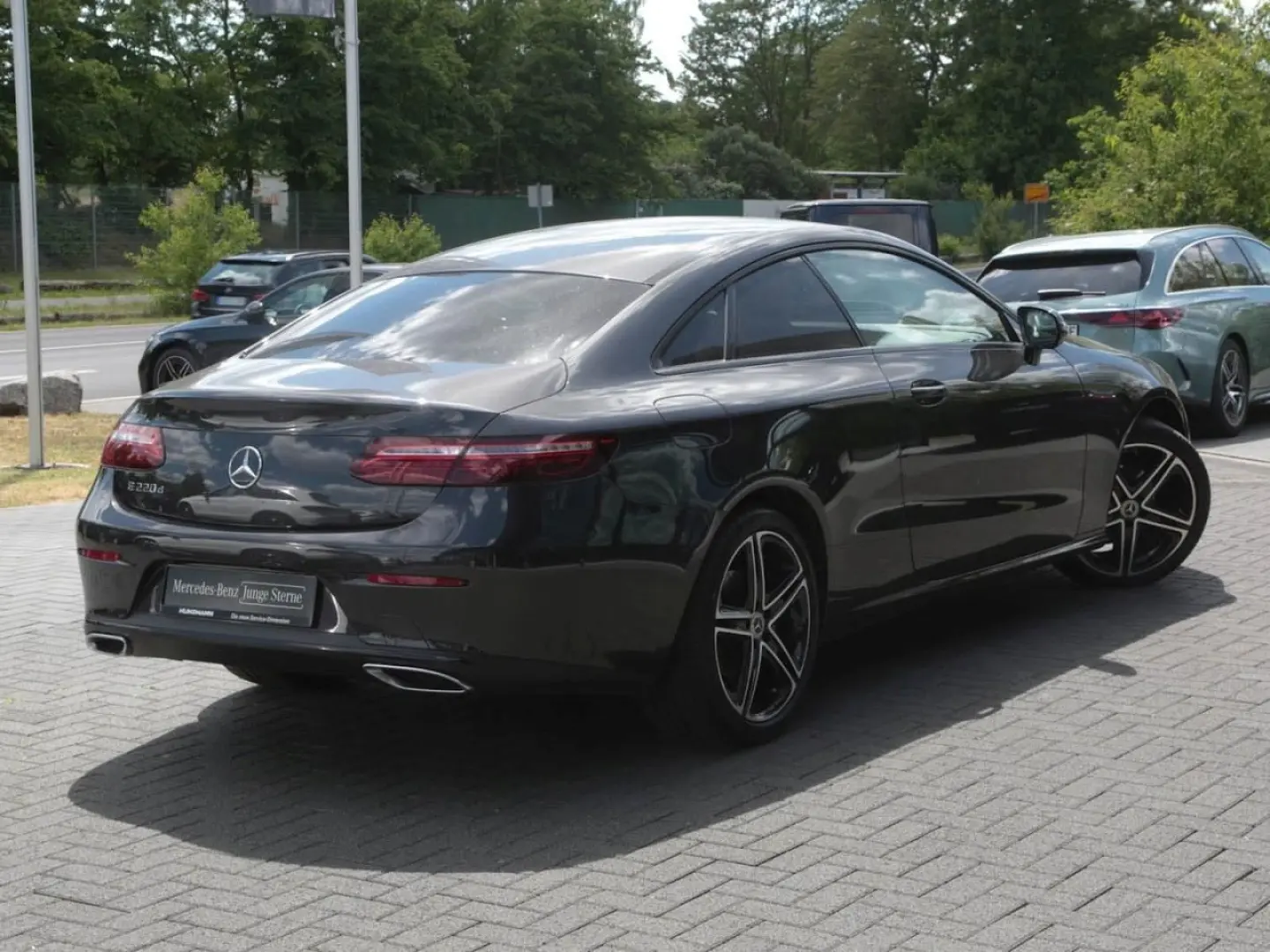 E 220 d Coupé Avantgarde Night Kamera AHK
