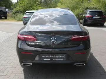E 220 d Coupé Avantgarde Night Kamera AHK