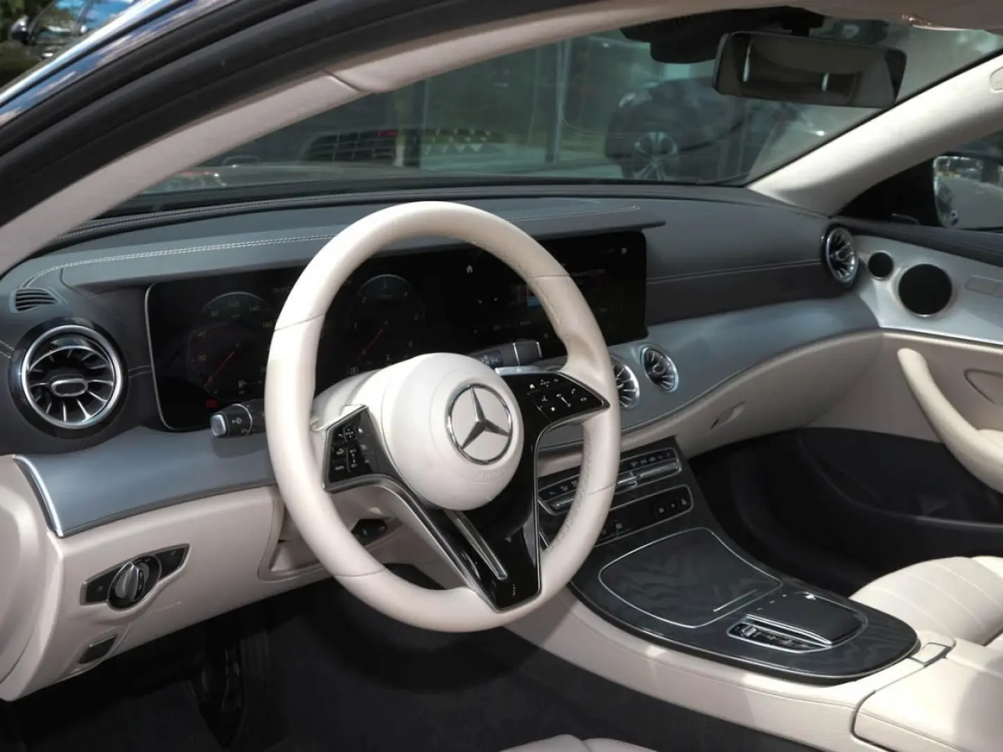E 220 d Coupé Avantgarde Night Kamera AHK