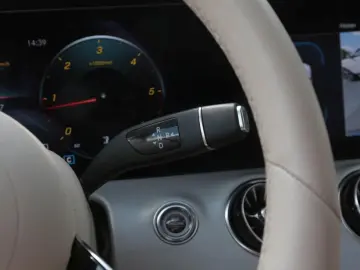 E 220 d Coupé Avantgarde Night Kamera AHK