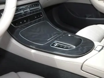 E 220 d Coupé Avantgarde Night Kamera AHK