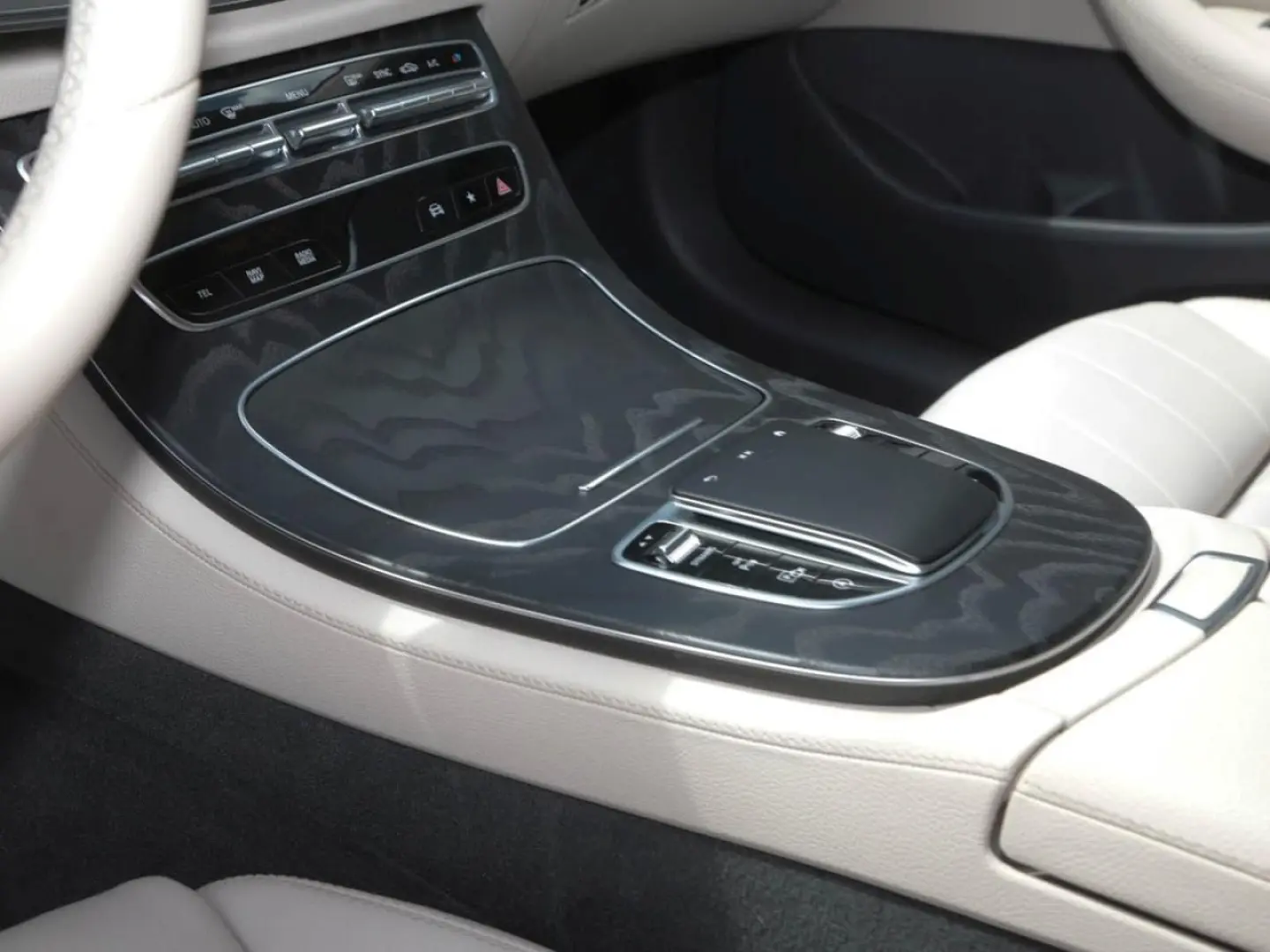 E 220 d Coupé Avantgarde Night Kamera AHK