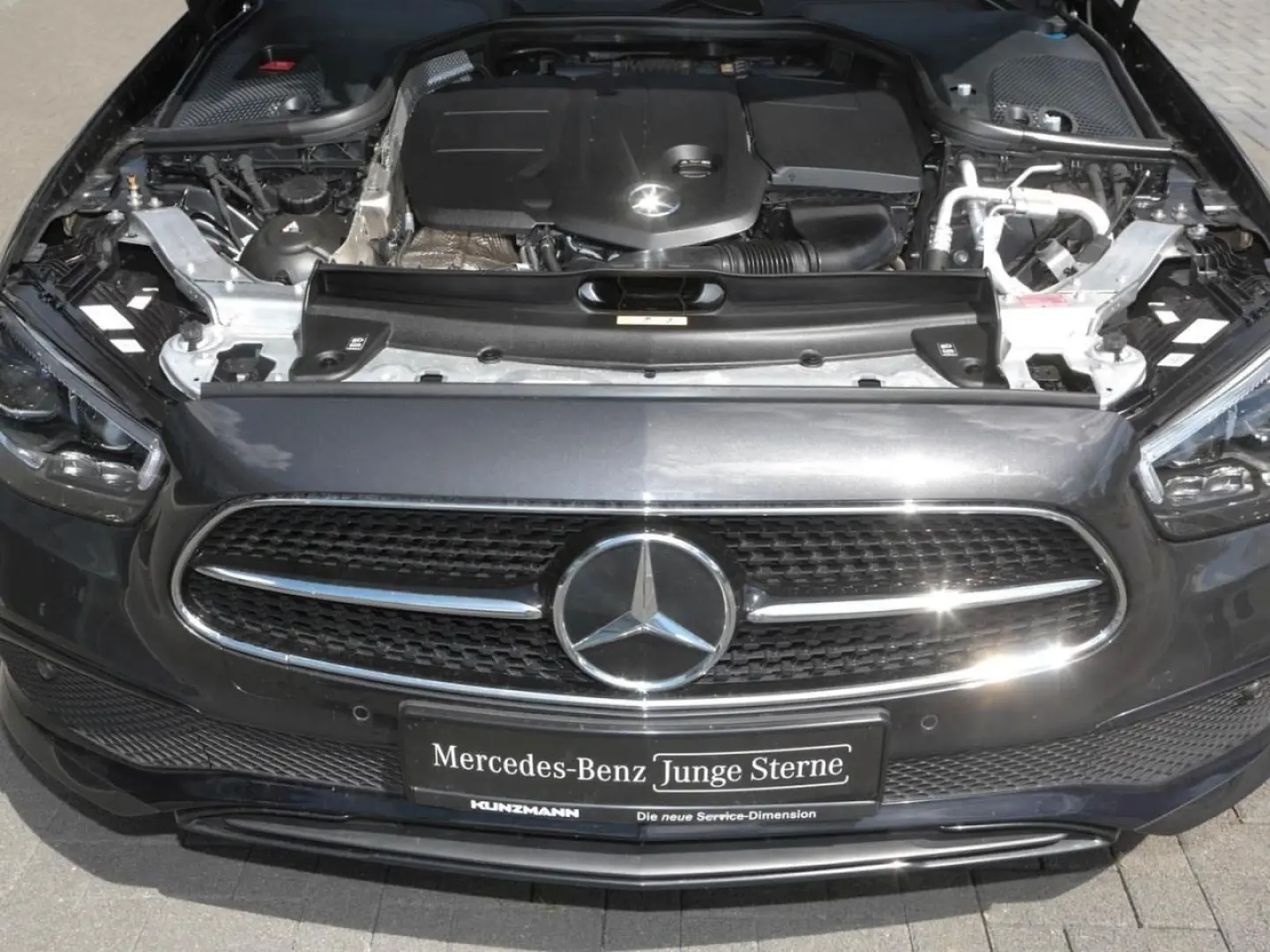 E 220 d Coupé Avantgarde Night Kamera AHK