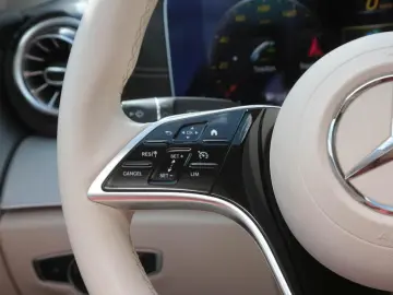 E 220 d Coupé Avantgarde Night Kamera AHK