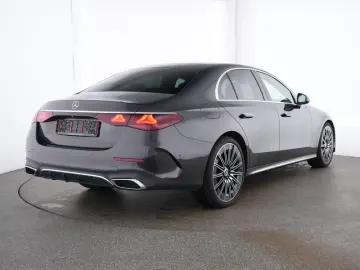 E 220 d AMG-Sport/Super/AHK/Distr/Cam/LED/KlLess