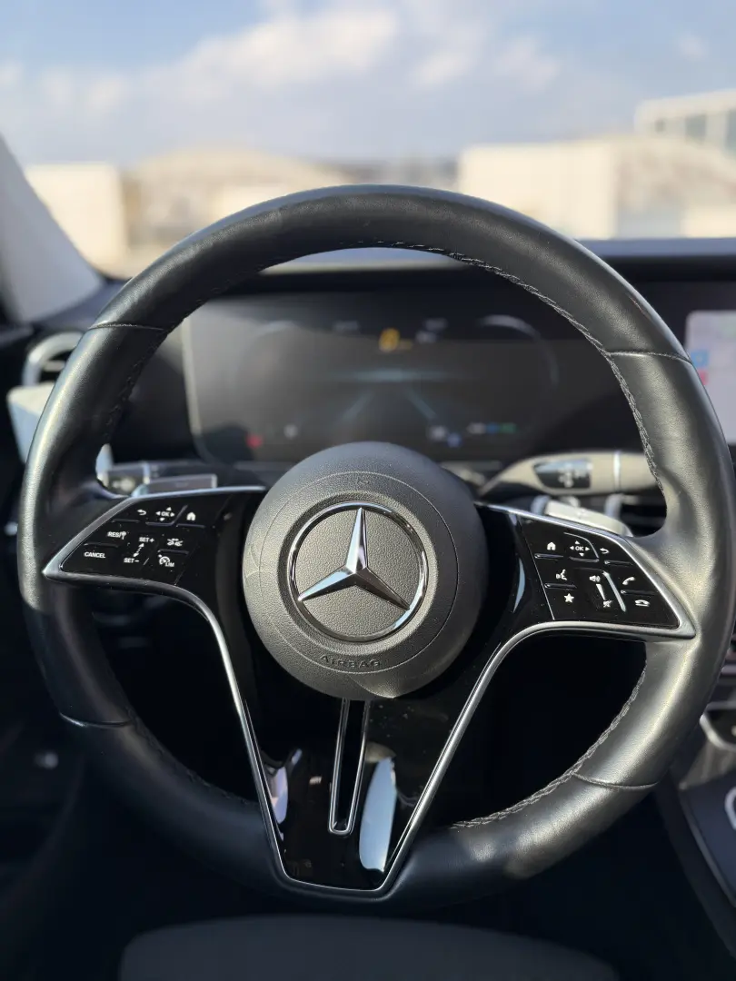 Mercedes-Benz E 200
