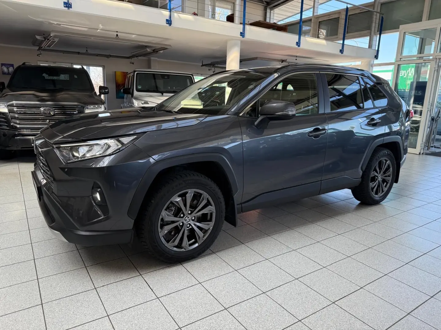RAV 4 HYBRID-4x4-LED-LEDER-KAMERA-18 ZOLL-28.490