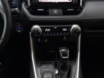 RAV 4 HYBRID-4x4-LED-LEDER-KAMERA-18 ZOLL-28.490