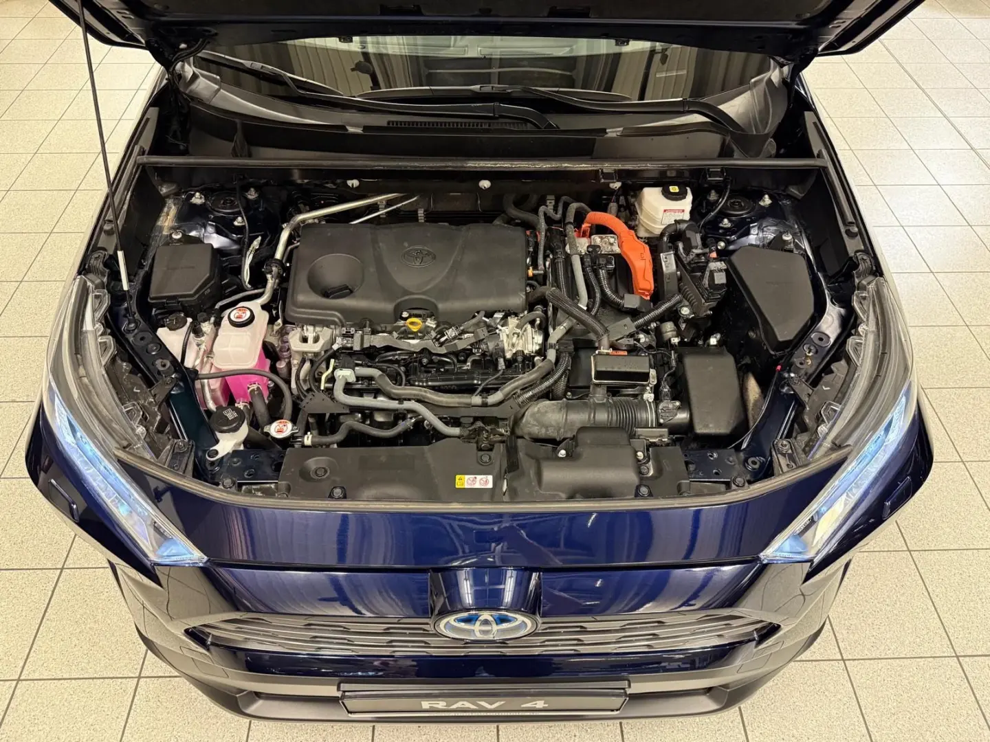 RAV 4 HYBRID-4x4-LED-LEDER-KAMERA-18 ZOLL-29.990