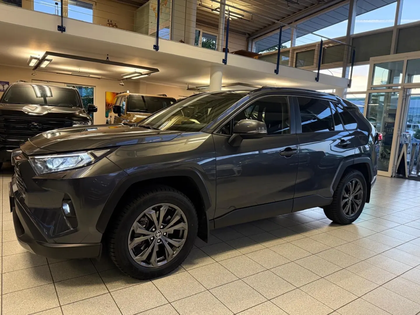 RAV 4 HYBRID-4x4-LED-LEDER-KAMERA-18 ZOLL-29.990