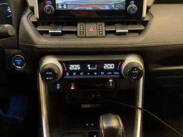 RAV 4 HYBRID-4x4-LED-LEDER-KAMERA-18 ZOLL-29.990