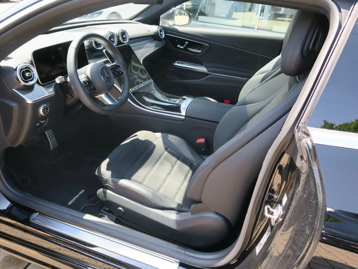 CLE 200 AMG Line 4Matic Pano-Dach Fahrass-Paket