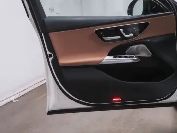 E 300 e 4M AMG-Sport/DIGITAL/360/Burm/Night/20'