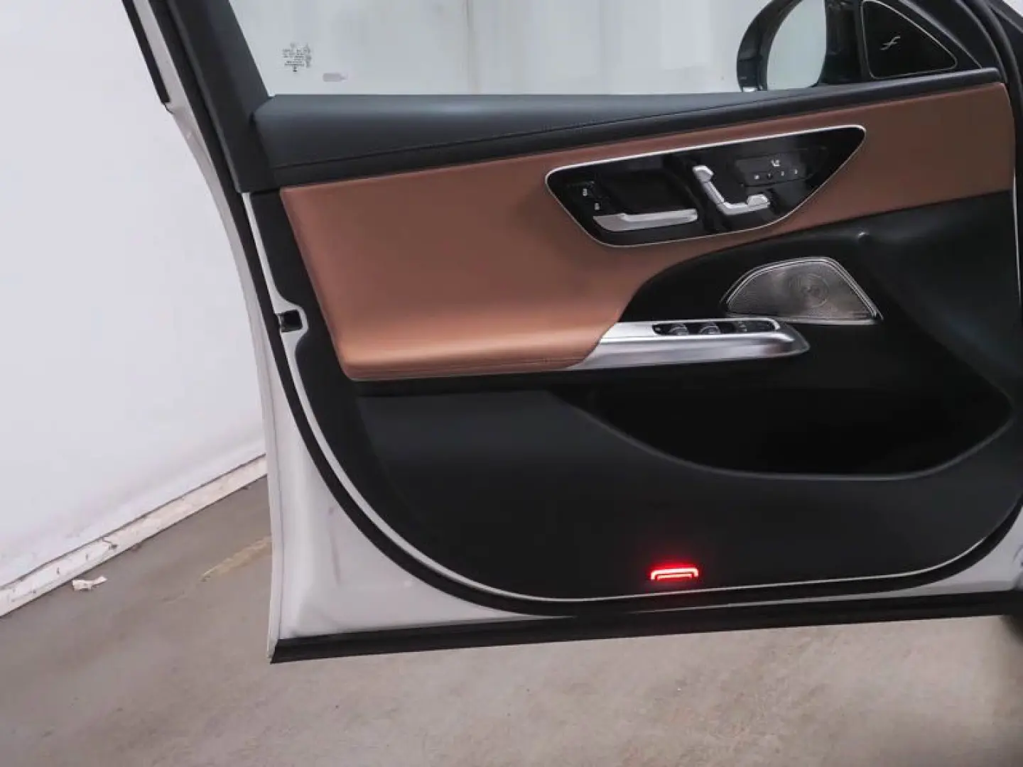 E 300 e 4M AMG-Sport/DIGITAL/360/Burm/Night/20'