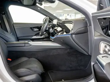 E 200 4M AMG Sport Advanced Superscreen Distr. L