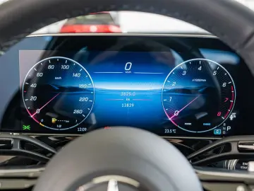 E 200 4M AMG Sport Advanced Superscreen Distr. L