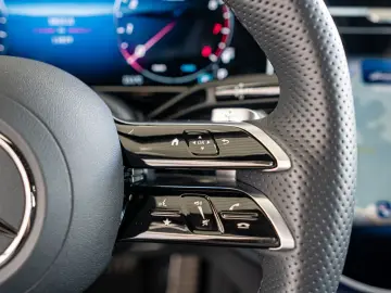 E 200 4M AMG Sport Advanced Superscreen Distr. L