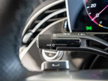 E 200 4M AMG Sport Advanced Superscreen Distr. L
