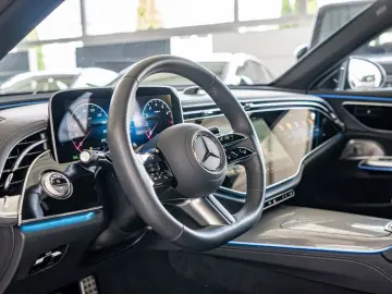E 200 4M AMG Sport Advanced Superscreen Distr. L