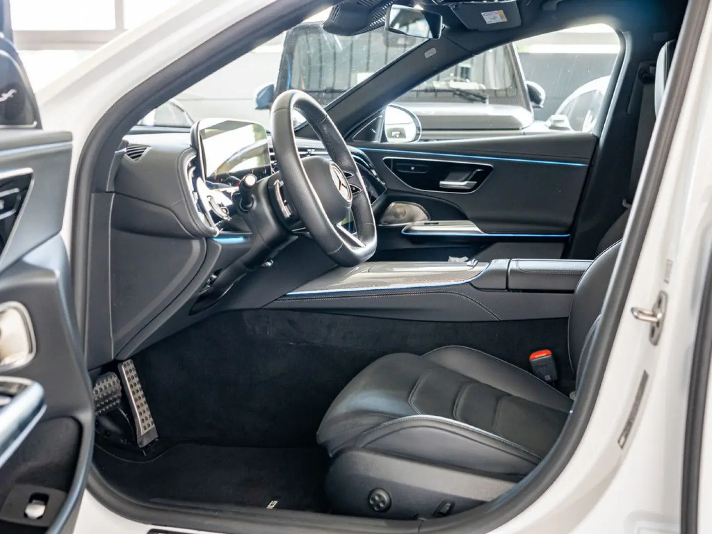 E 200 4M AMG Sport Advanced Superscreen Distr. L