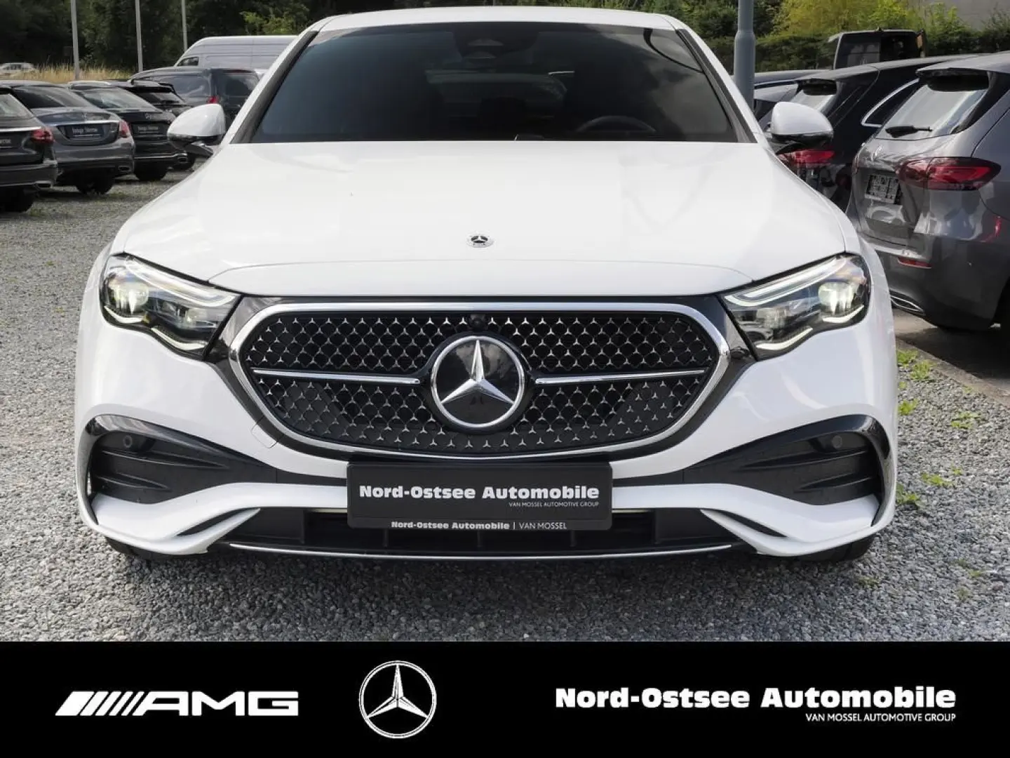 E 300 e 4M AMG PREMIUM KEYLESS 360 AHK BURMESTER