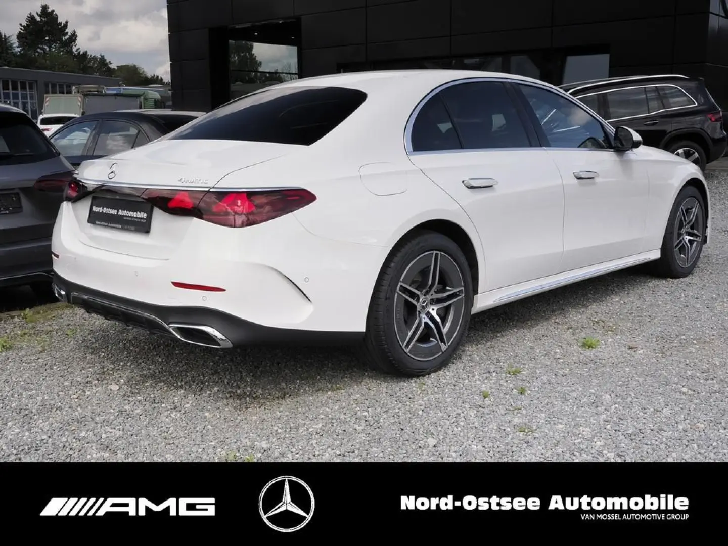 E 300 e 4M AMG PREMIUM KEYLESS 360 AHK BURMESTER