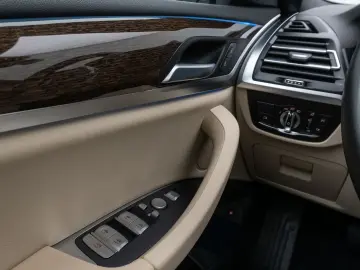 X3 xD30e Panorama 360° HUD DAB HiFi Komfort 21