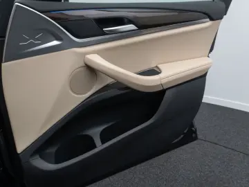 X3 xD30e Panorama 360° HUD DAB HiFi Komfort 21