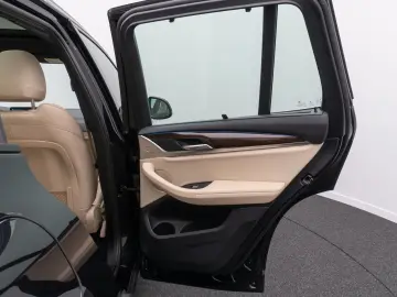X3 xD30e Panorama 360° HUD DAB HiFi Komfort 21