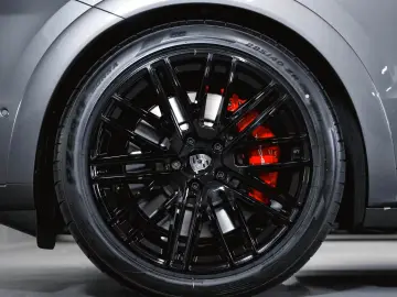 Porsche Cayenne GTS Panorama 22 Zoll SportDesign