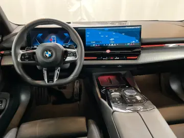 BMW 520d Limousine_M Sport Paket_ACC_Pano_360