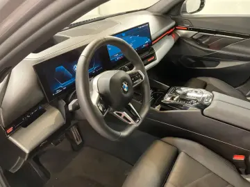 BMW 520d Limousine_M Sport Paket_ACC_Pano_360