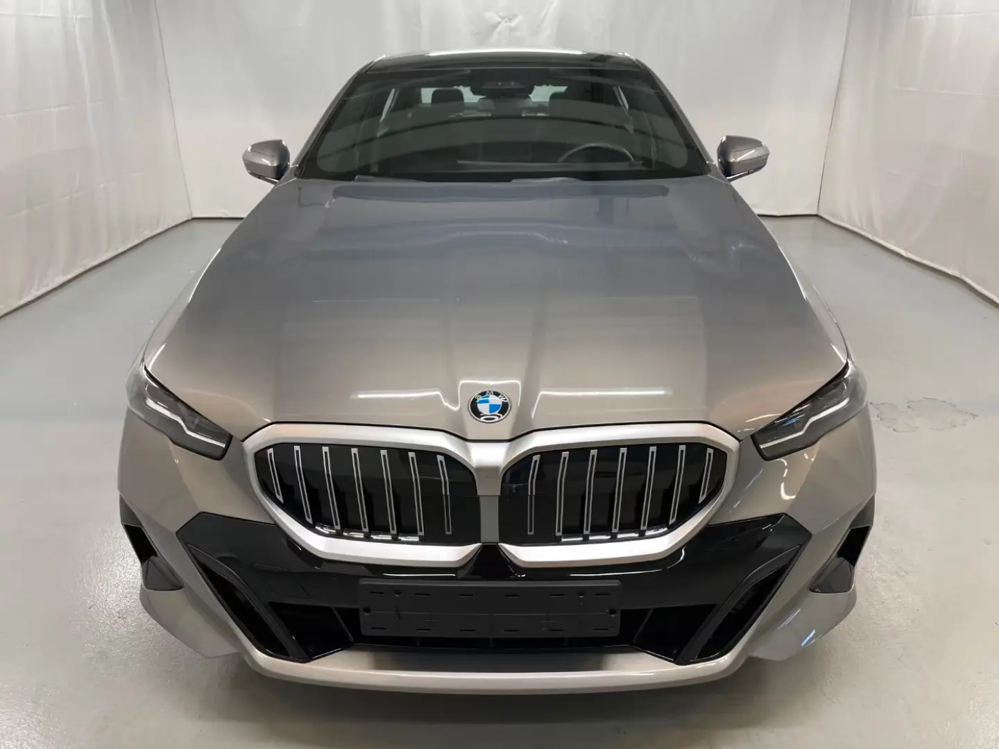 BMW 520d Limousine_M Sport Paket_ACC_Pano_360