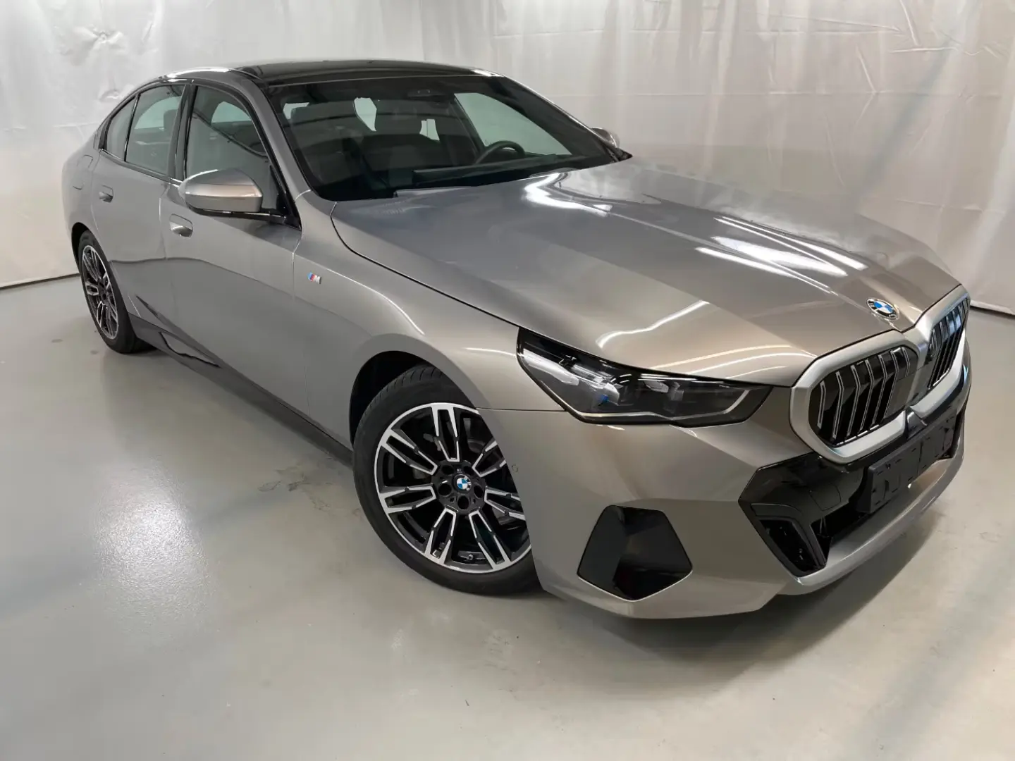 BMW 520d Limousine_M Sport Paket_ACC_Pano_360
