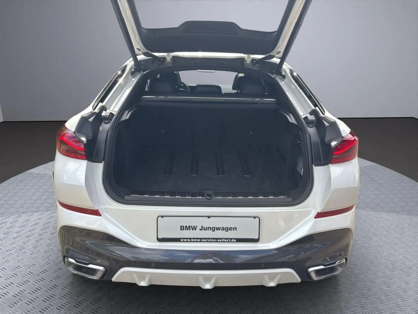 X6 xDrive40d | M-SPORT | AHK | Harman | PANO |