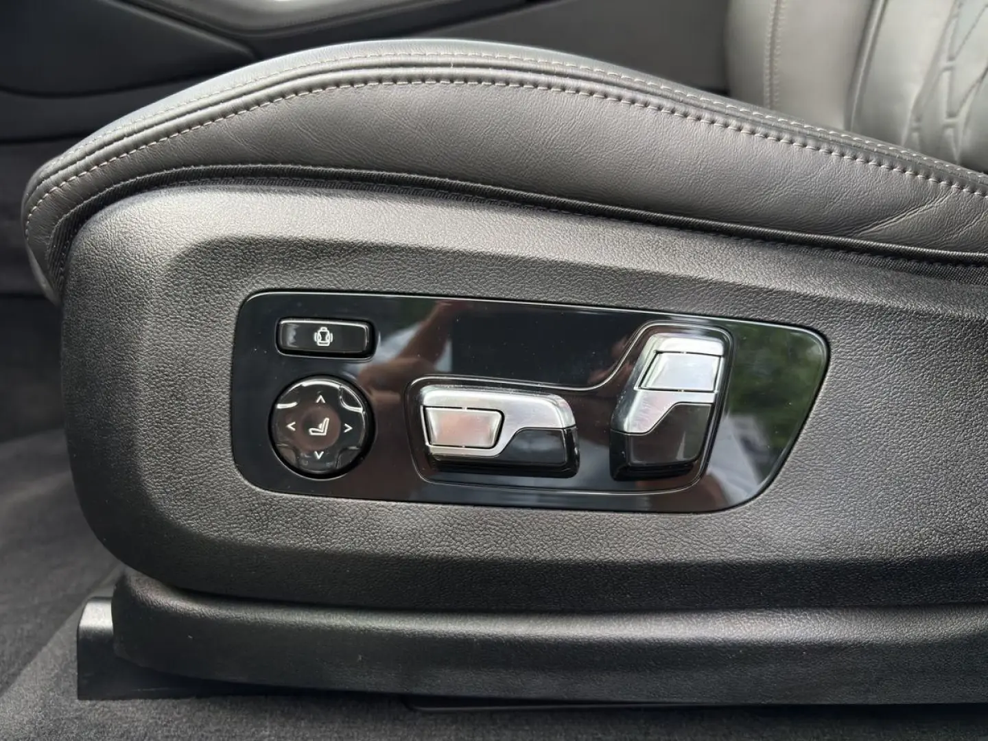X6 xDrive40d | M-SPORT | AHK | Harman | PANO |