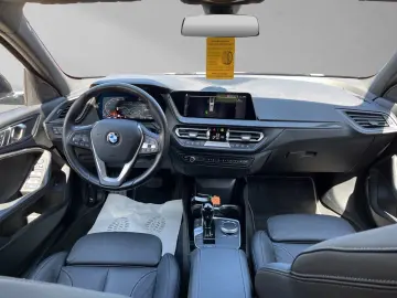 BMW 118i Sport Line Aut. LED 17