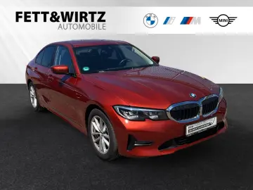 BMW 318d Automatik Sitzh. PDC HiFi LiveCockpit