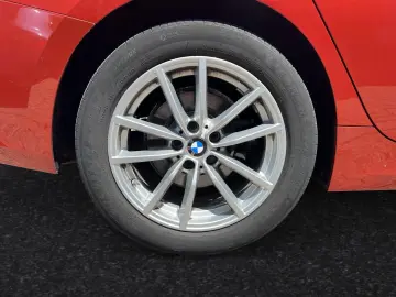 BMW 318d Automatik|Sitzh.|PDC|HiFi|LiveCockpit+