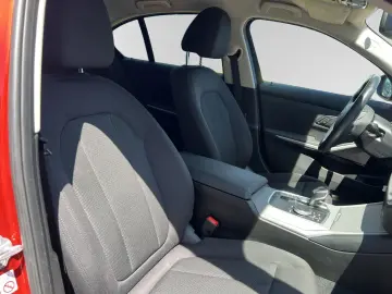 BMW 318d Automatik|Sitzh.|PDC|HiFi|LiveCockpit+
