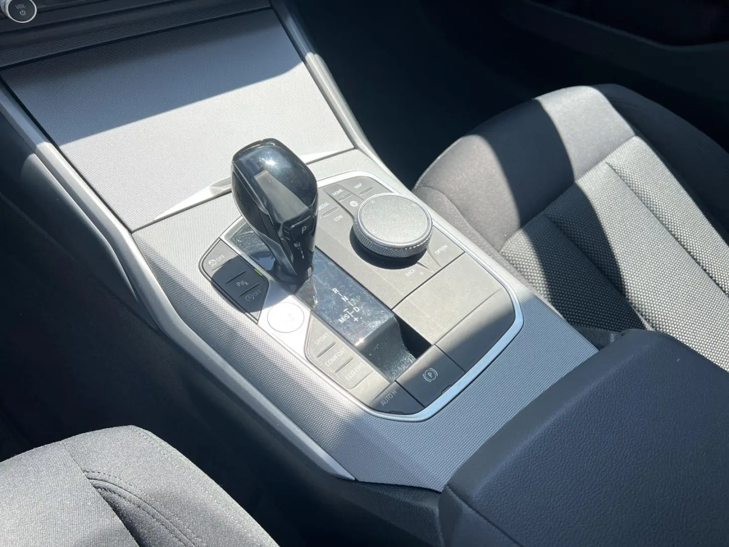 BMW 318d Automatik|Sitzh.|PDC|HiFi|LiveCockpit+