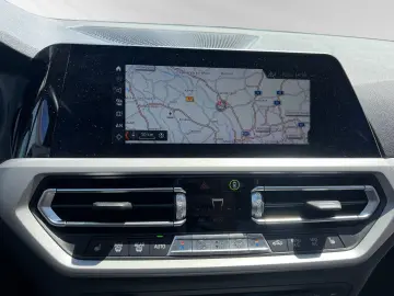 BMW 318d Automatik|Sitzh.|PDC|HiFi|LiveCockpit+
