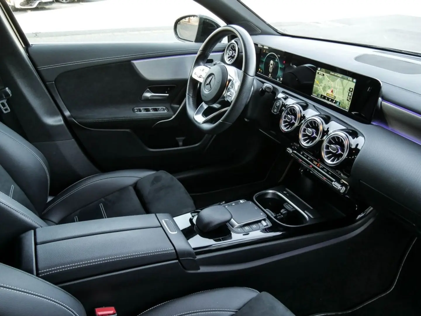 MERCEDES BENZ A180 |Edition|AMG|NIGHT|LED|NAVI|MBUX|