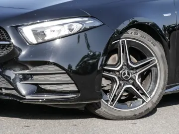 MERCEDES BENZ A180 |Edition|AMG|NIGHT|LED|NAVI|MBUX|