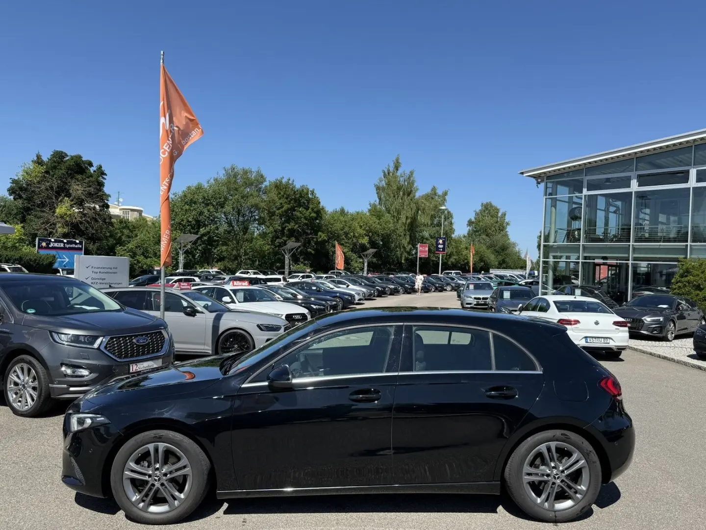 MERCEDES BENZ A200 d/BURMESTER/LEDER//NAVI/CAR PLAY