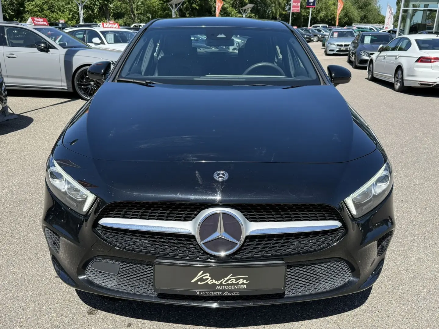 MERCEDES BENZ A200 d/BURMESTER/LEDER//NAVI/CAR PLAY