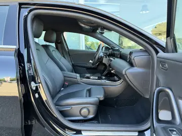 MERCEDES BENZ A200 d/BURMESTER/LEDER//NAVI/CAR PLAY