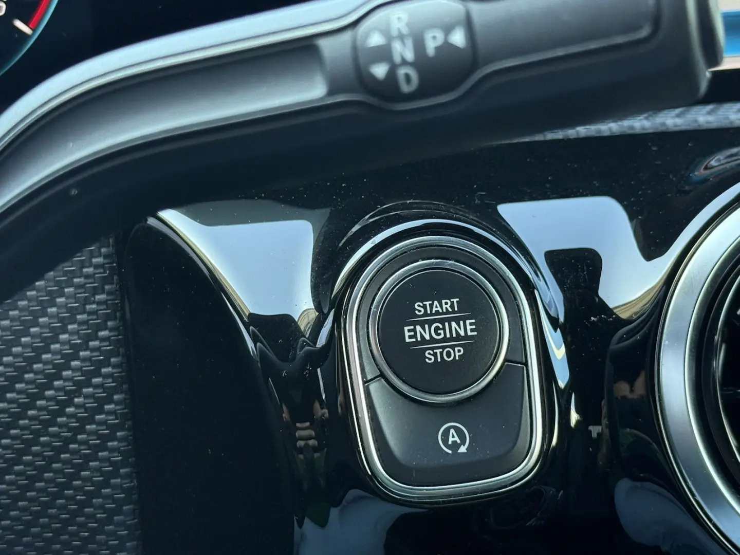 MERCEDES BENZ A200 d/BURMESTER/LEDER//NAVI/CAR PLAY